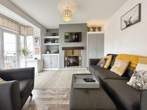 Dining Room- click for photo gallery